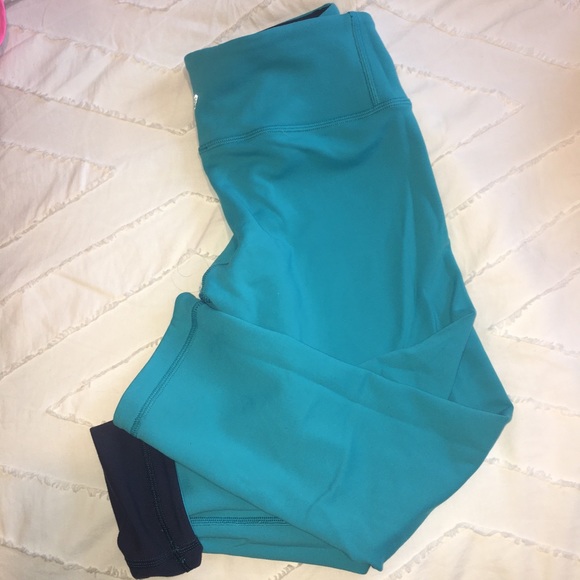 Lululemon Wunder Under Capri Reversible Size 4 - Picture 1 of 2